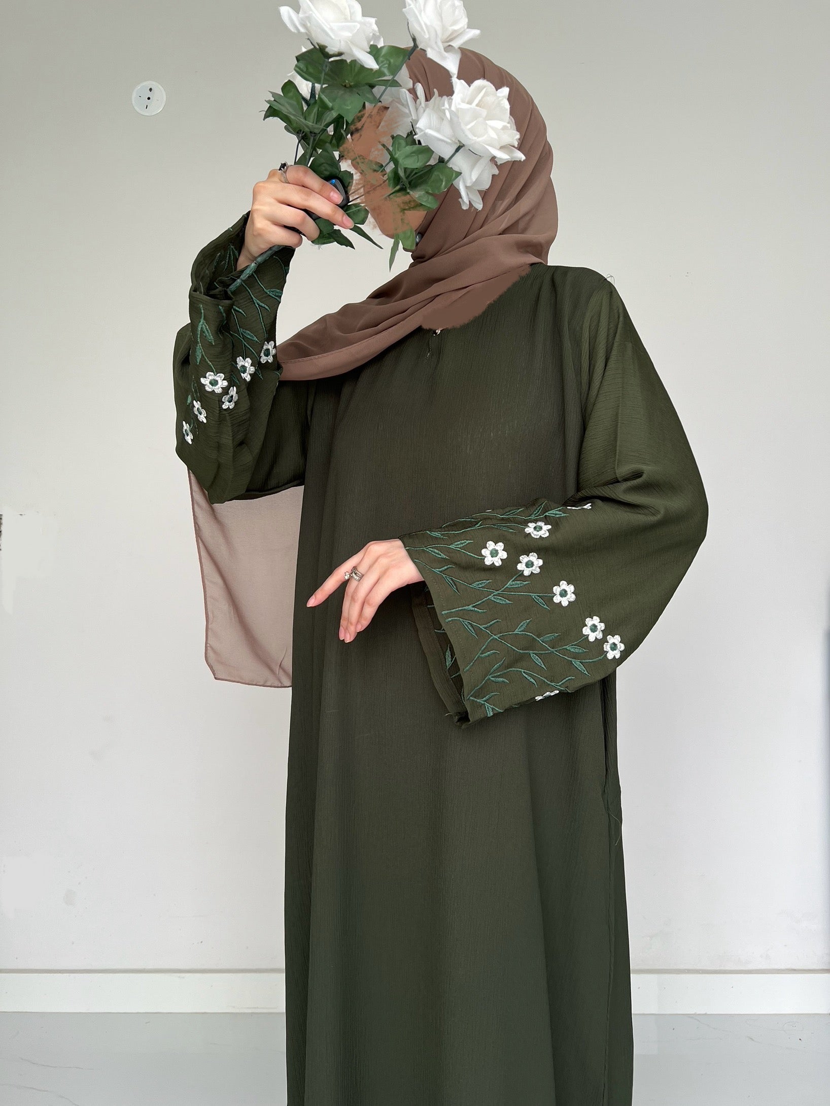 Meadow Mist - Front Closed Abaya - Olive