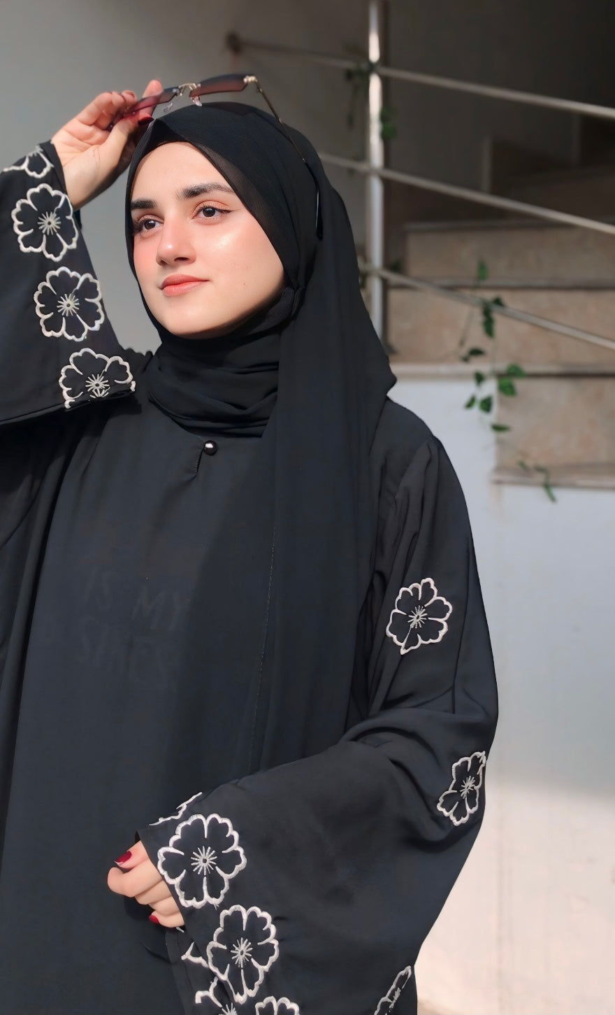 IRIS - Embroidered Abaya
