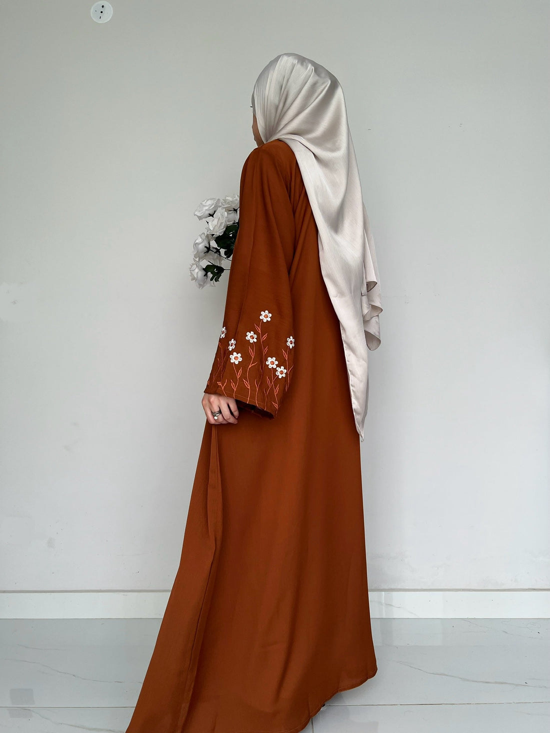 Meadow Mist - Front Closed Abaya - Tan