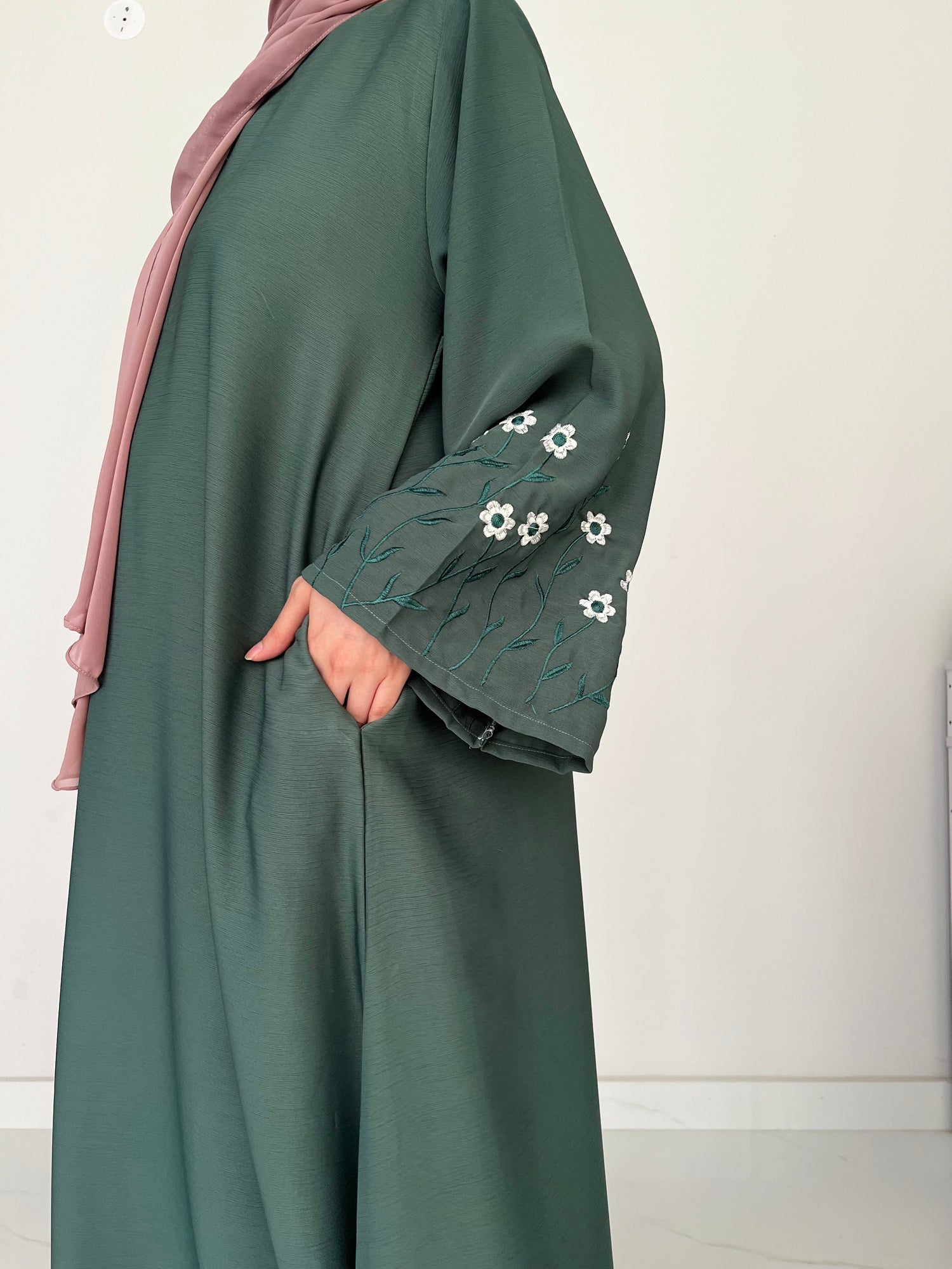 Meadow Mist - Front Closed Abaya - Emerald
