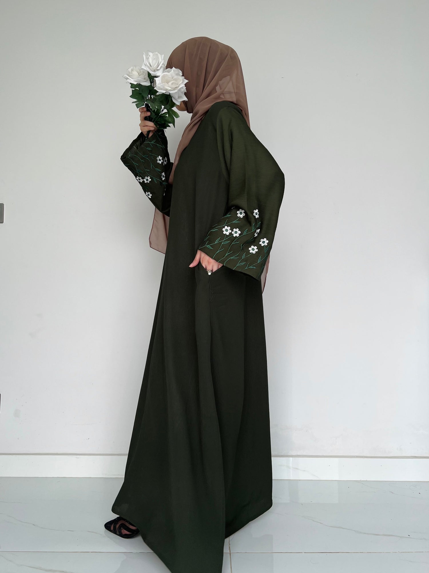 Meadow Mist - Front Closed Abaya - Olive
