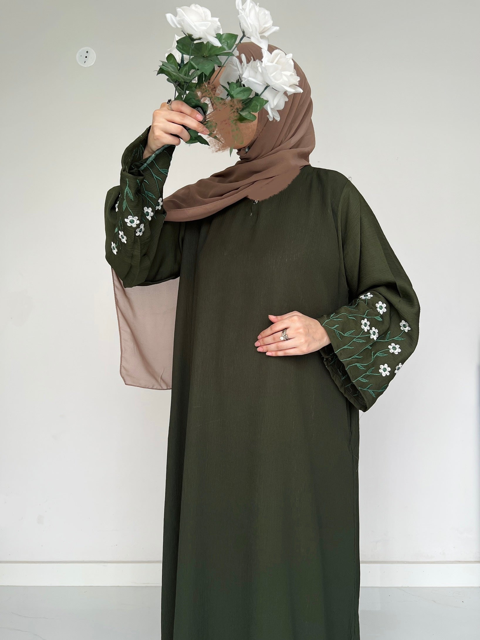 Meadow Mist - Front Closed Abaya - Olive